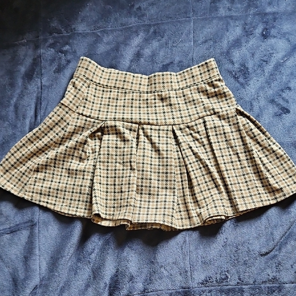 American Eagle Outfitters Tan and Black Skater Skirt